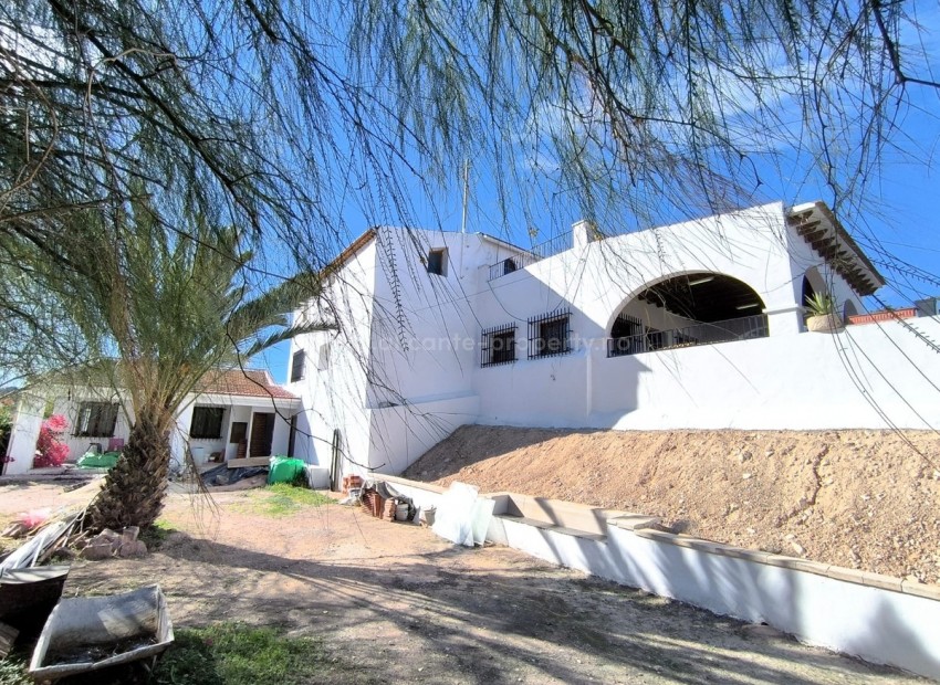 Villa en Novelda Centro