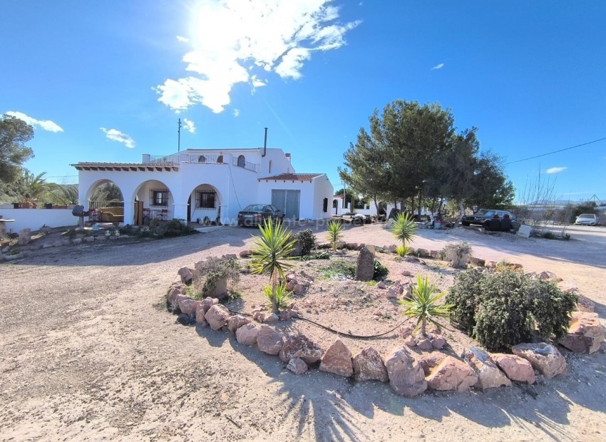 Villa en Novelda Centro