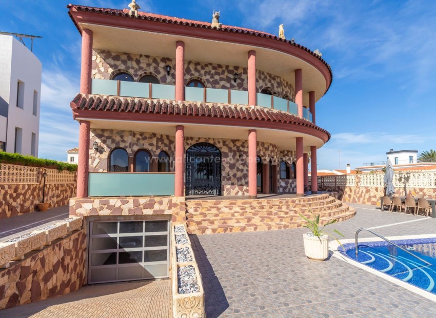 Villa en Orihuela Costa