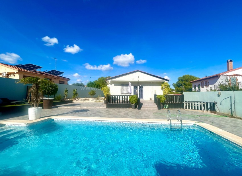 Villa en Pinar de Campoverde