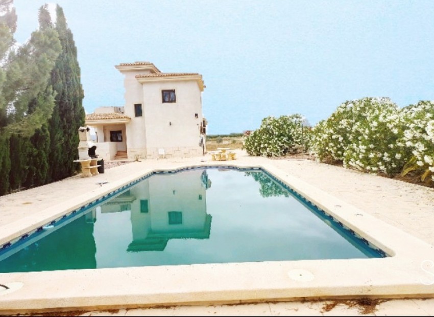 Villa en Pinoso Centro
