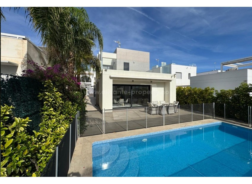 Villa en Pueblo Bravo