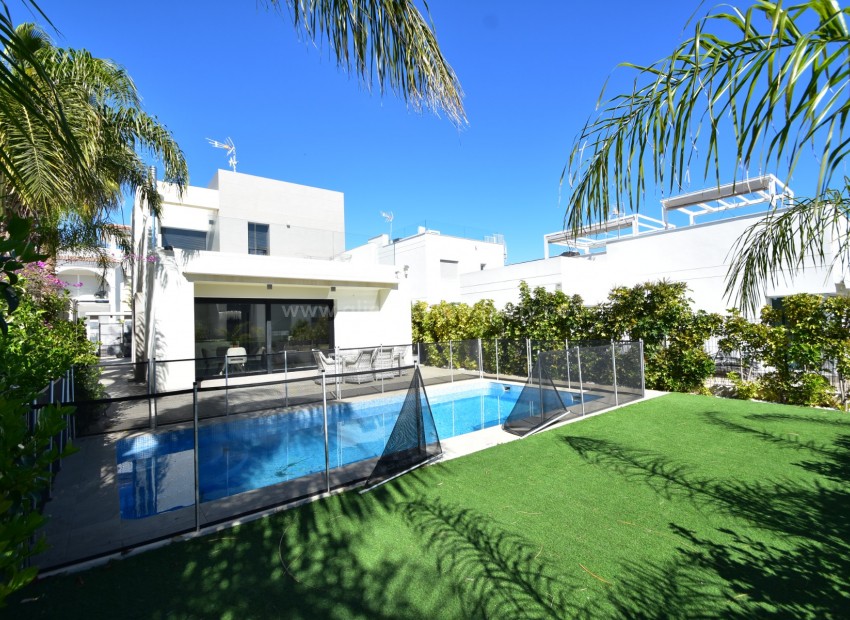 Villa en Pueblo Bravo