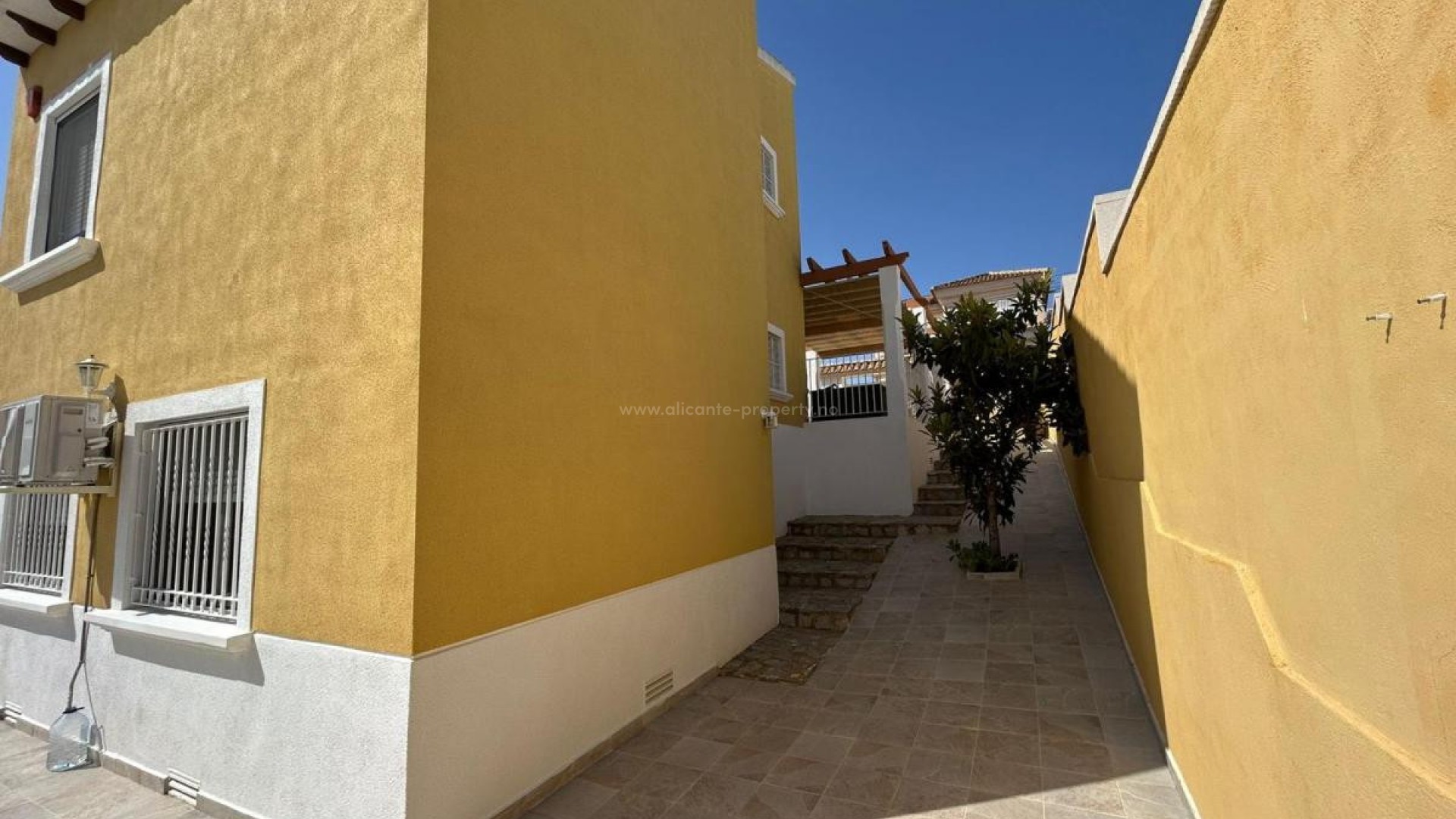 Villa en San Miguel de Salinas Centro