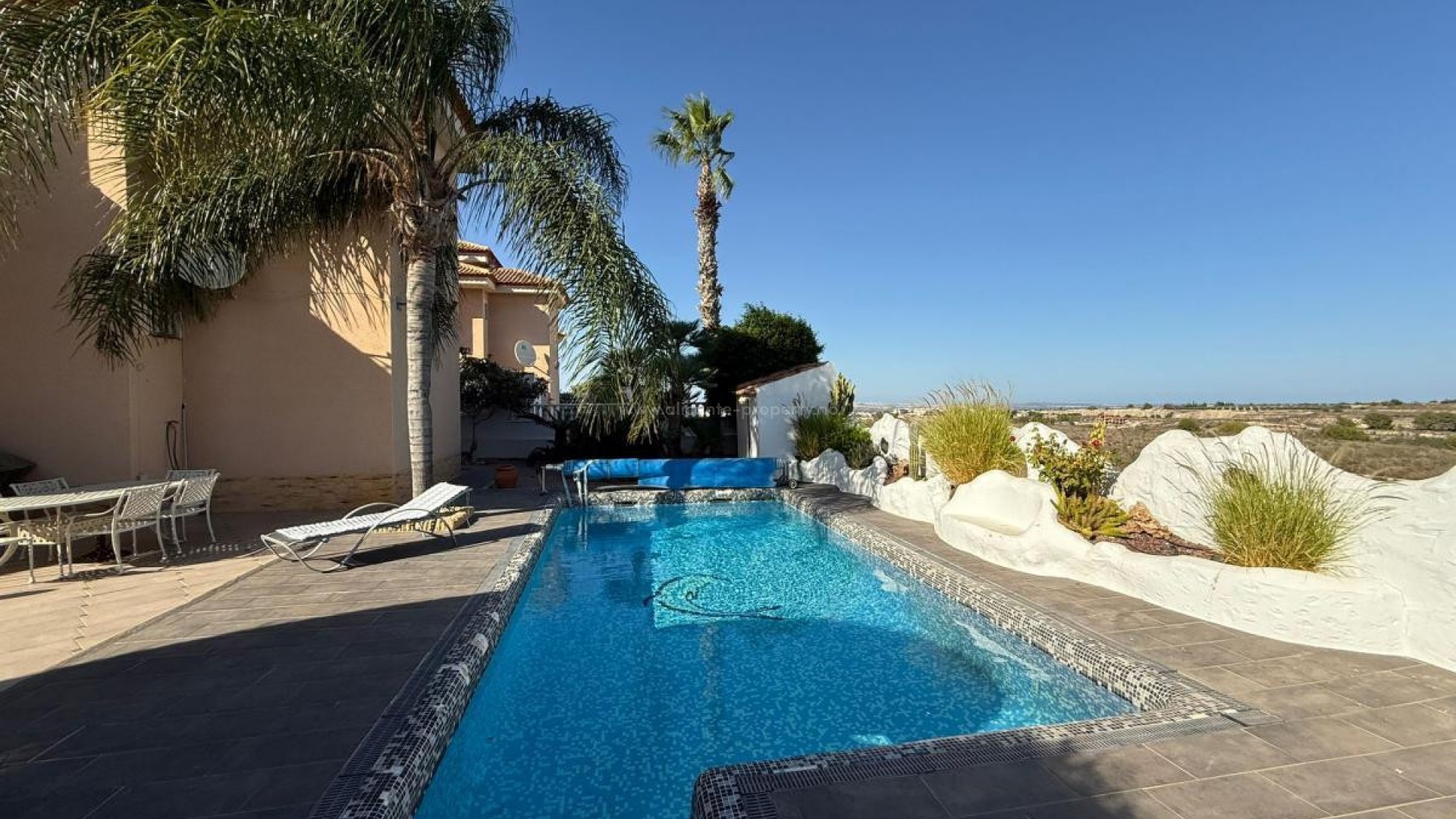 Villa en San Miguel de Salinas Centro