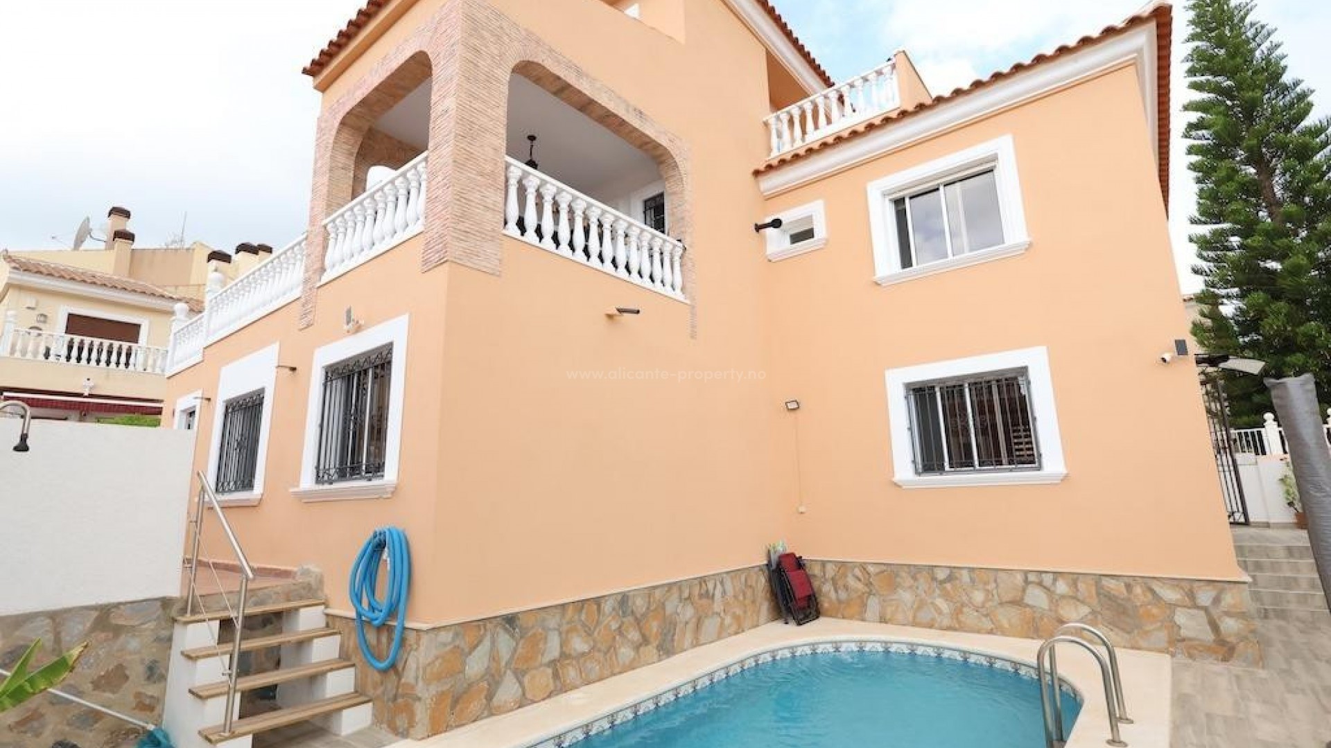 Villa en San Miguel de Salinas Centro