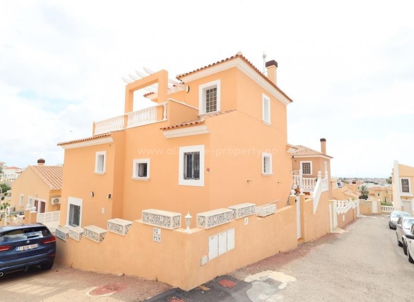 Villa en San Miguel de Salinas Centro