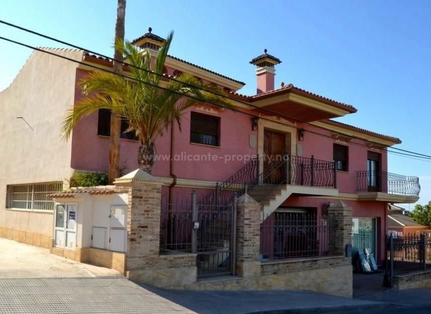 Villa en San Miguel de Salinas Centro