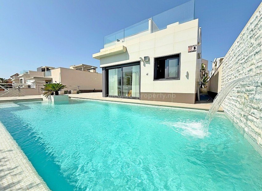 Villa en San Miguel de Salinas Centro
