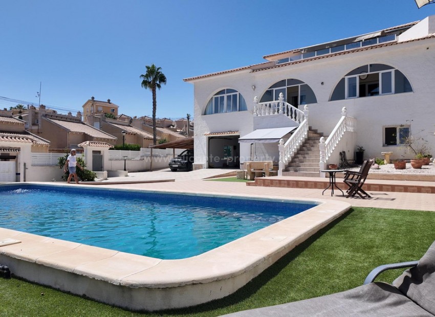 Villa en San Miguel de Salinas Centro