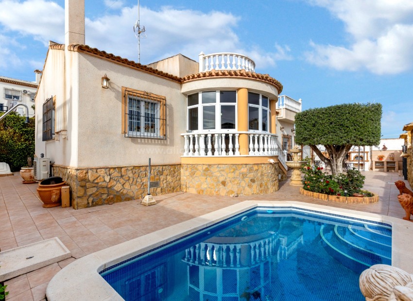 Villa en San Miguel de Salinas