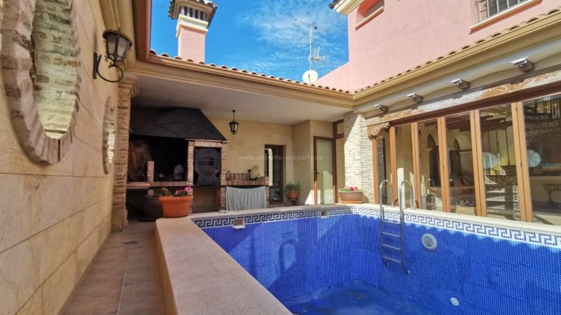 Villa en San Miguel de Salinas