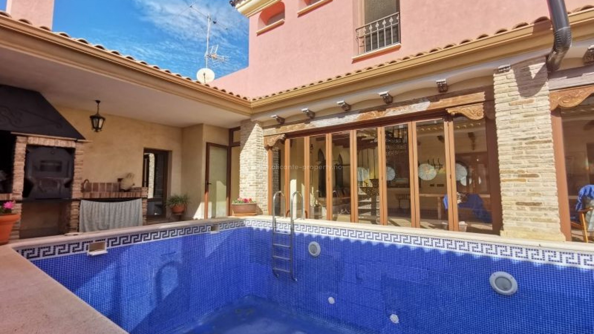 Villa en San Miguel de Salinas