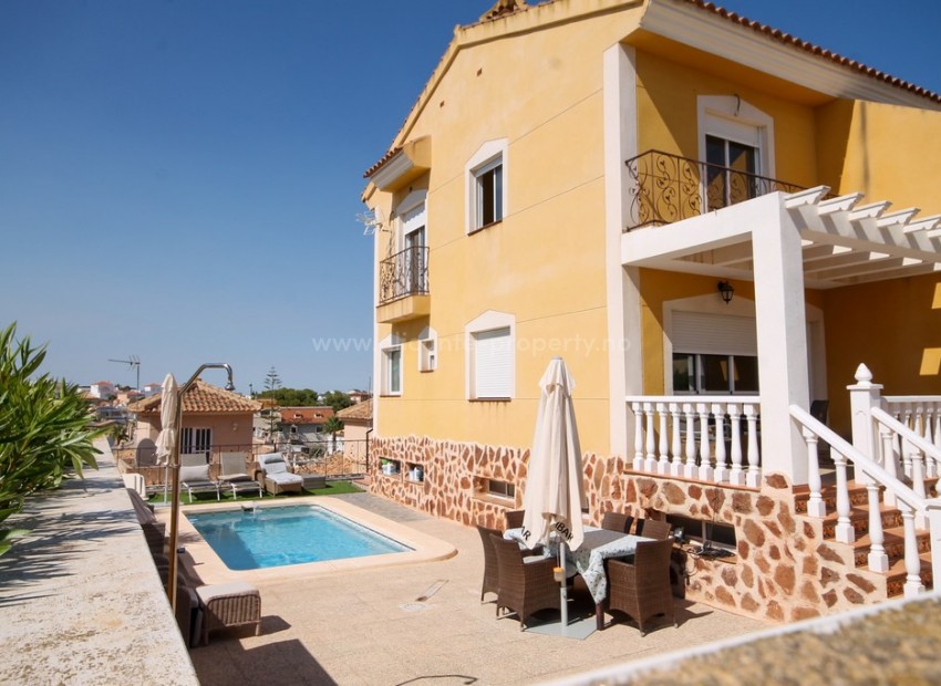 Villa en San Miguel de Salinas