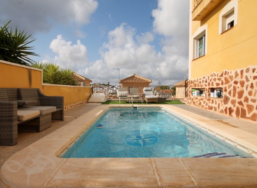 Villa en San Miguel de Salinas