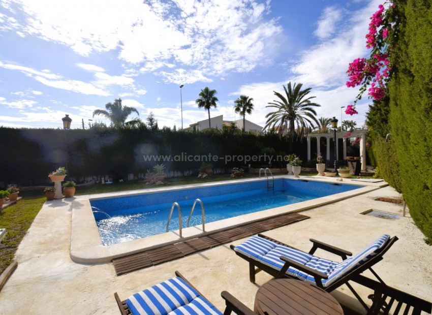 Villa en Torrevieja Centro