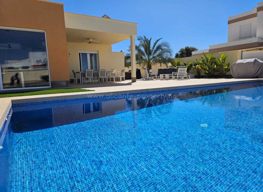 Villa en Torrevieja Centro