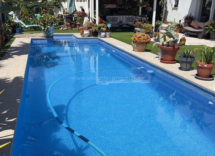 Villa en Torrevieja Centro
