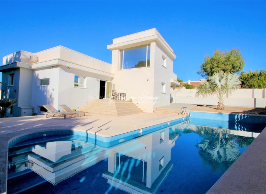 Villa en Town Center