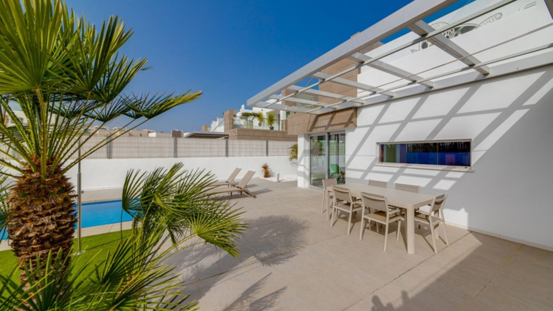 Villa en Urbanización El Raso