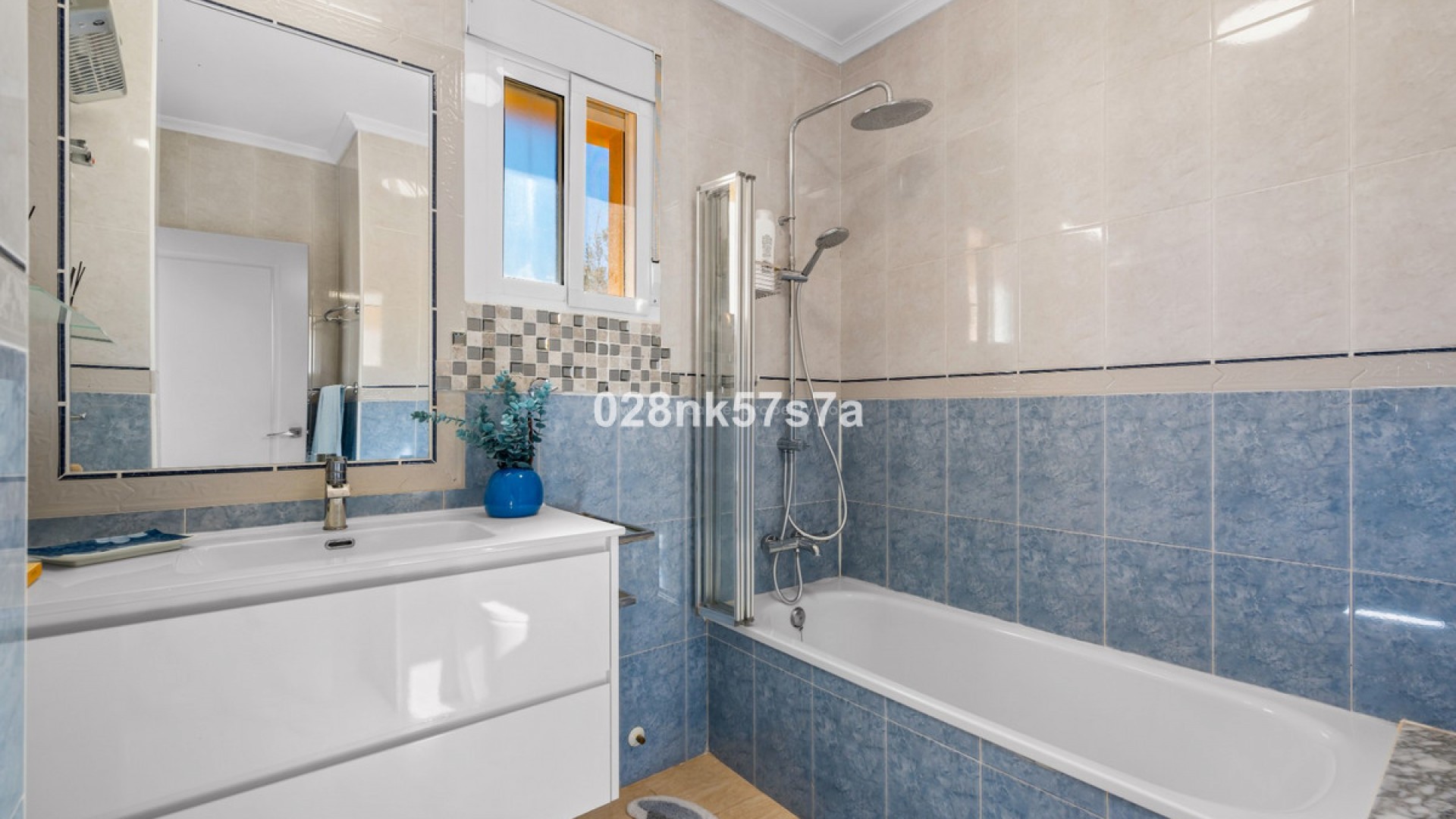 Villa en Urbanización El Raso