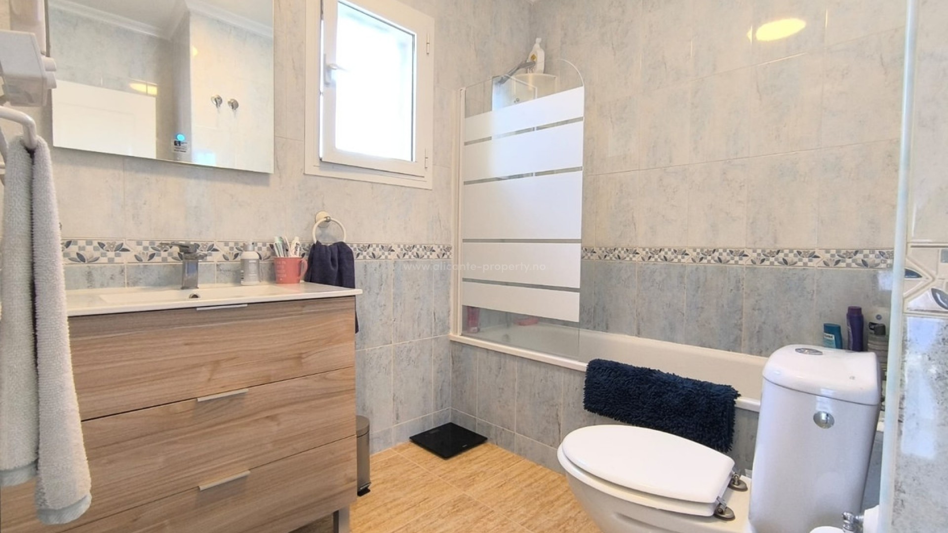 Villa en Urbanización El Raso