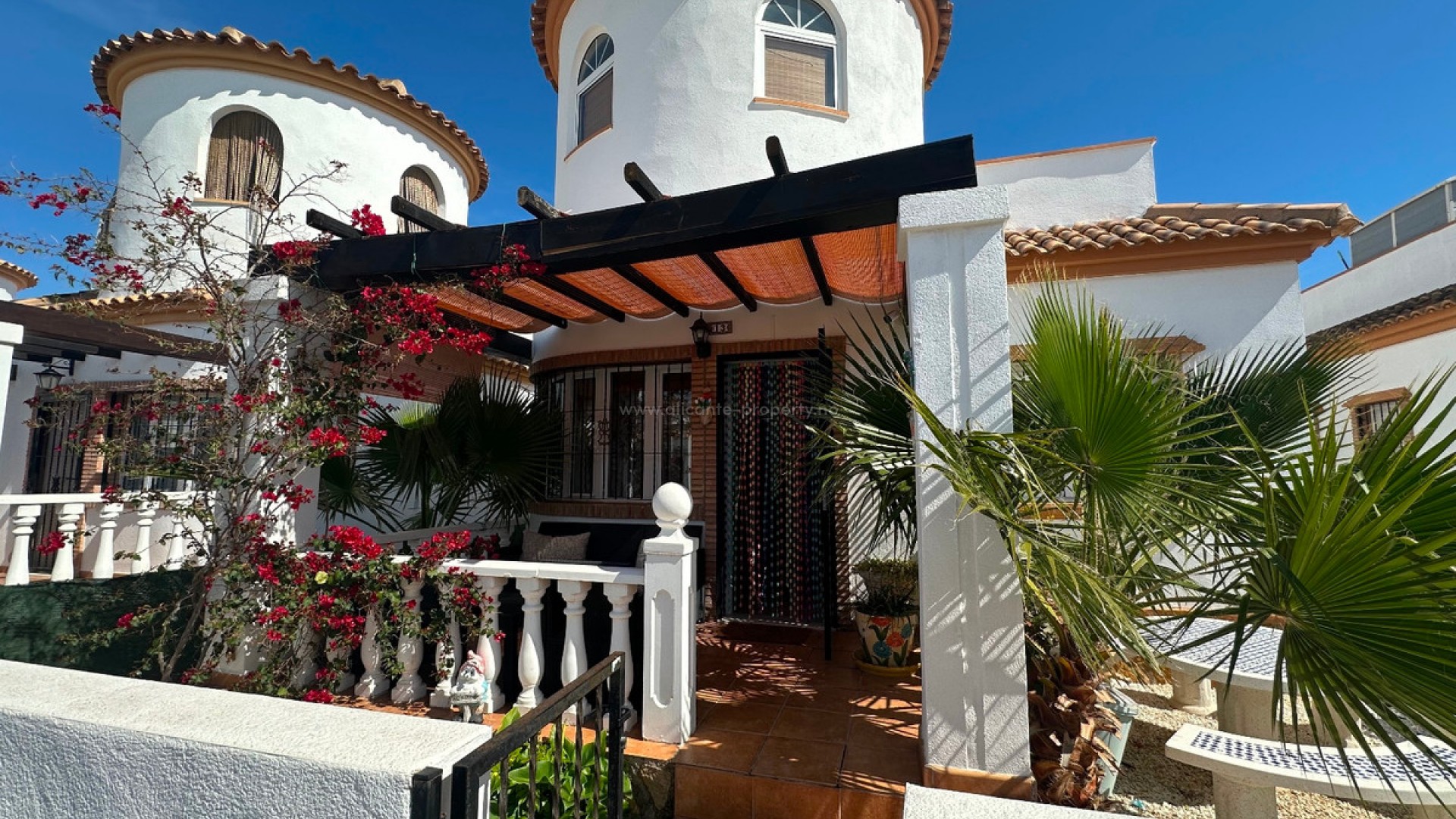 Villa en Urbanización El Raso