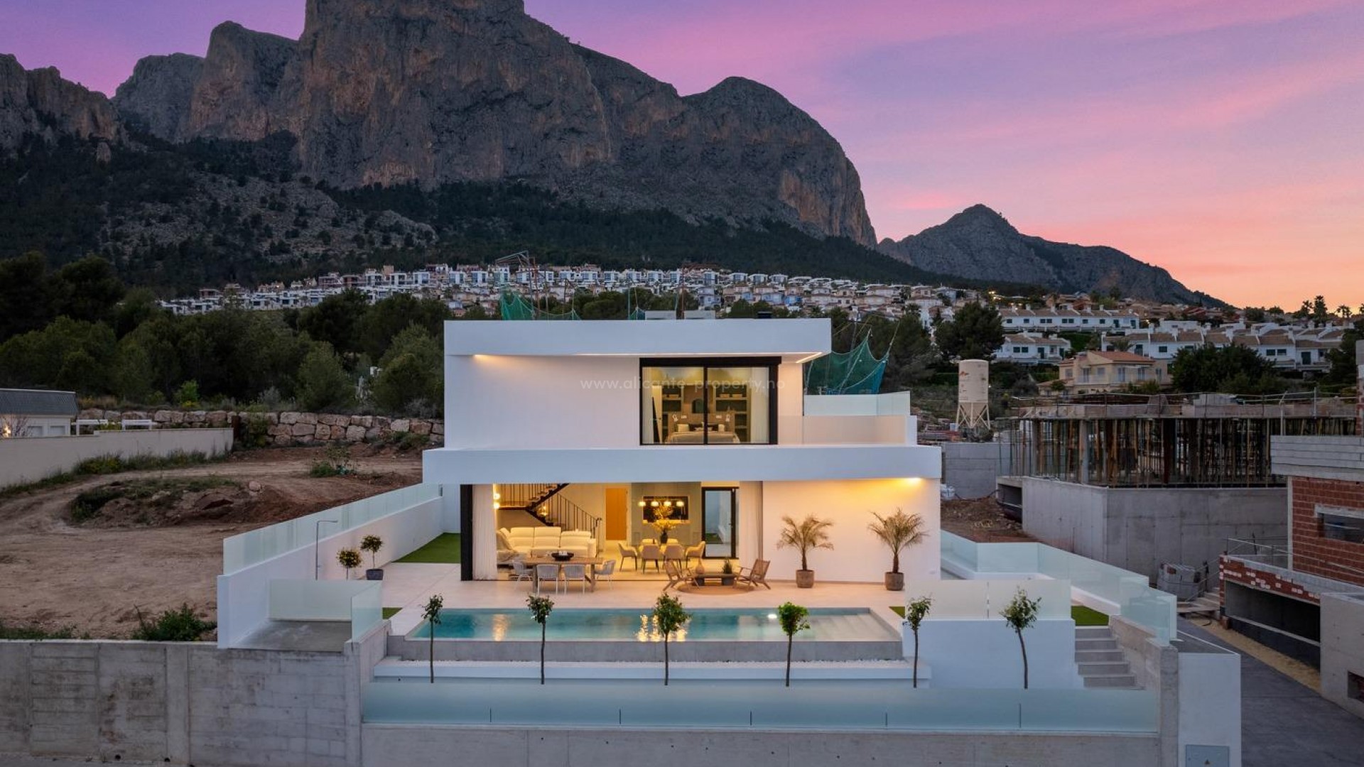 Villa en Urbanizaciones