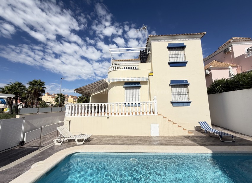 Villa en Villamartín