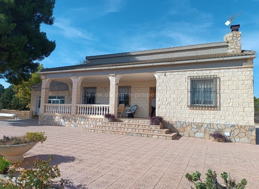 Villa en Yecla Centro