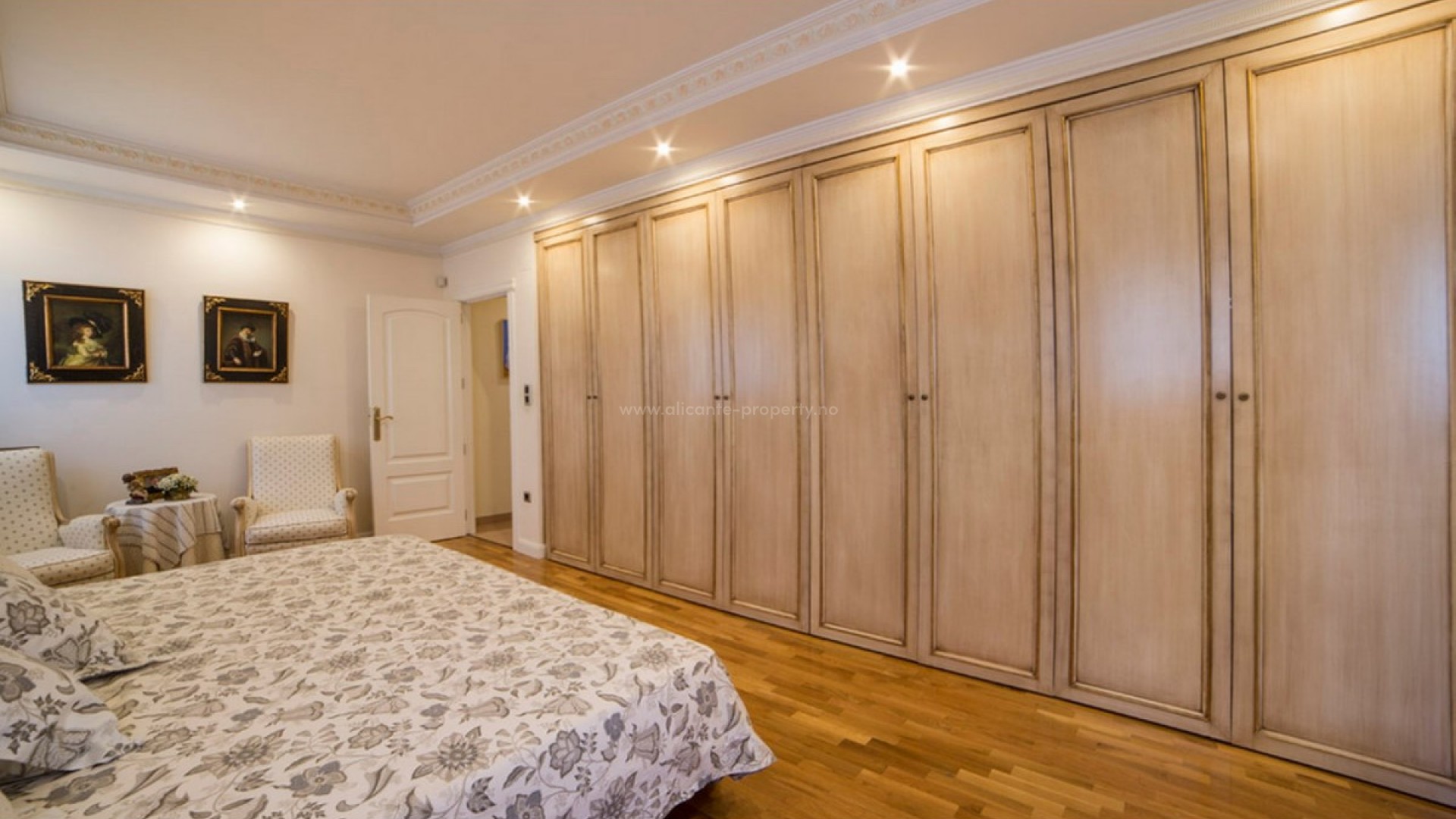 Villa en Yecla Centro