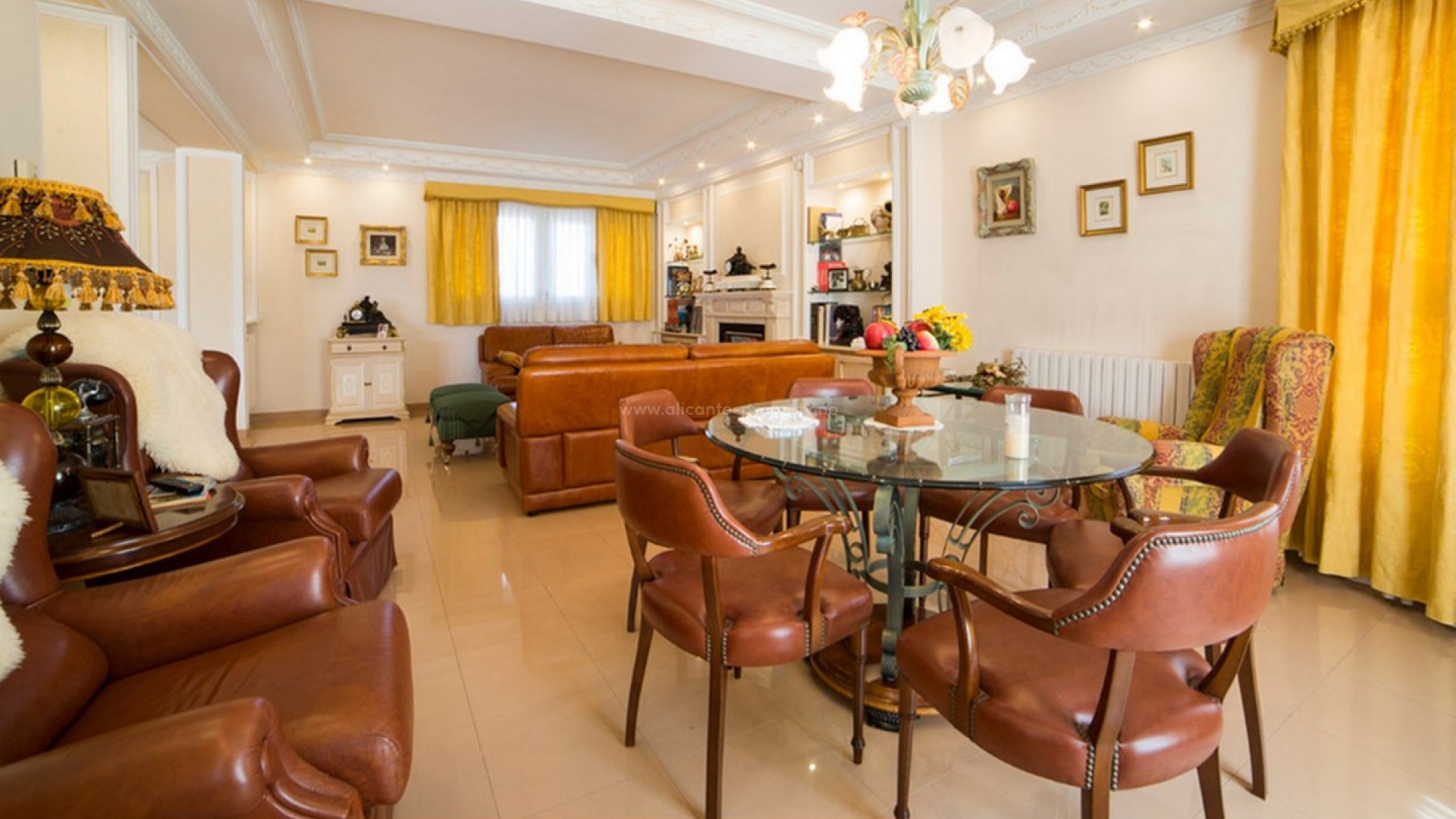 Villa en Yecla Centro