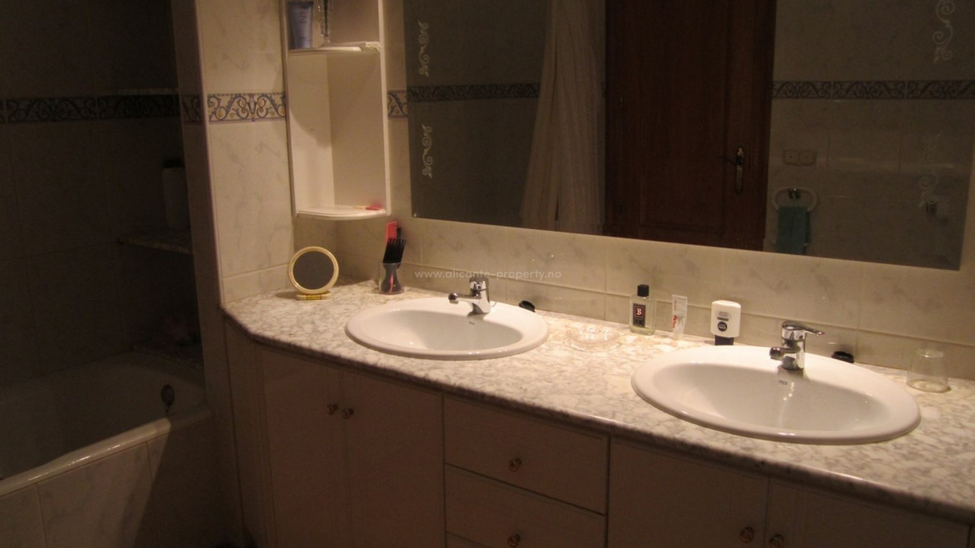 Villa en Yecla Centro