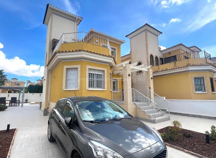 Villa in Algorfa