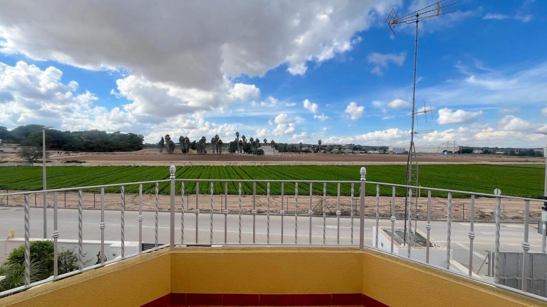 Villa in Algorfa