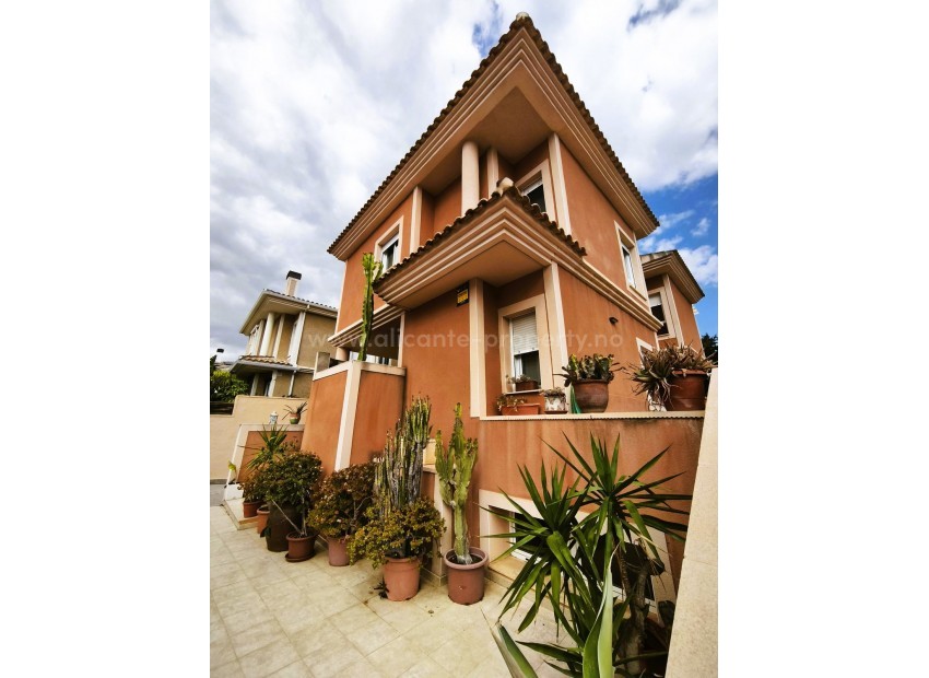 Villa in Alicante Centro