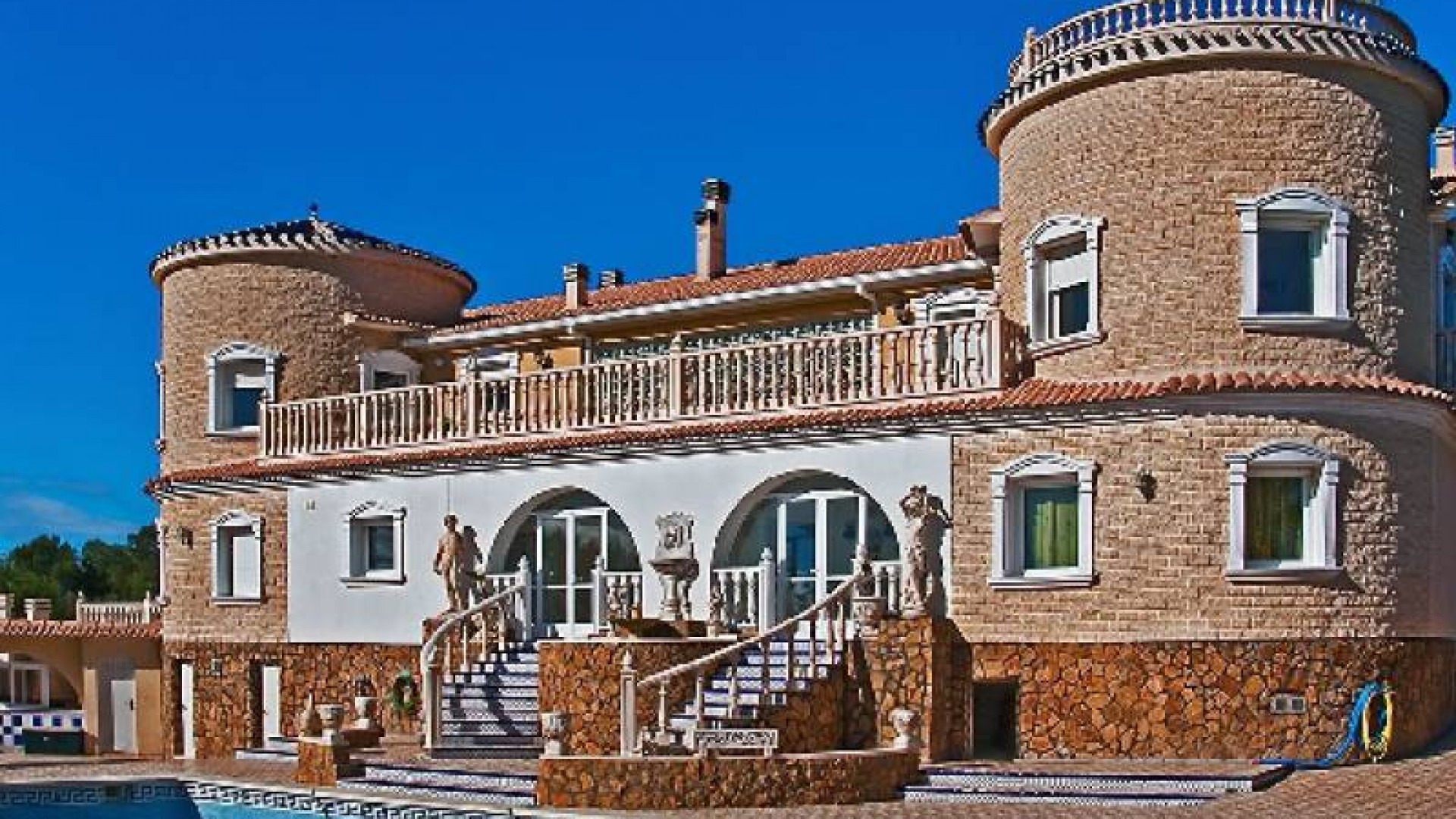 Villa in Alicante