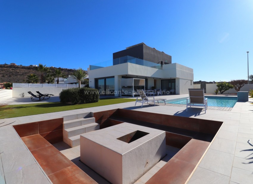Villa in Benimar