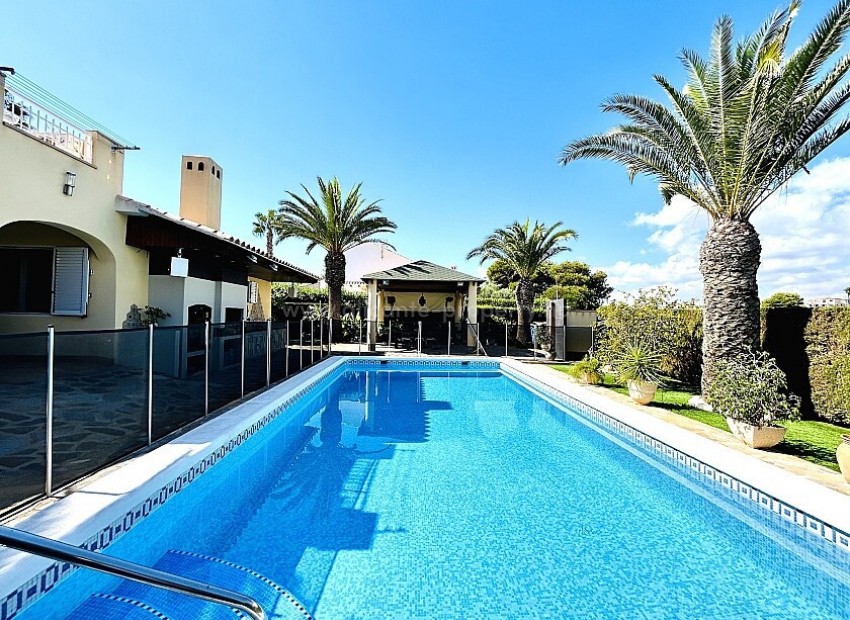 Villa in Cabo Roig