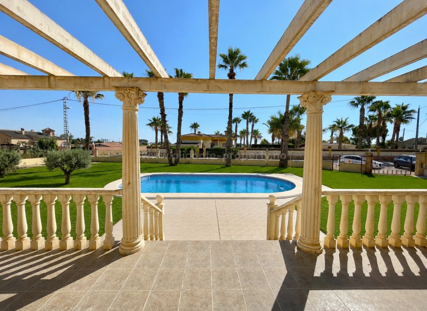 Villa in Catral Centro