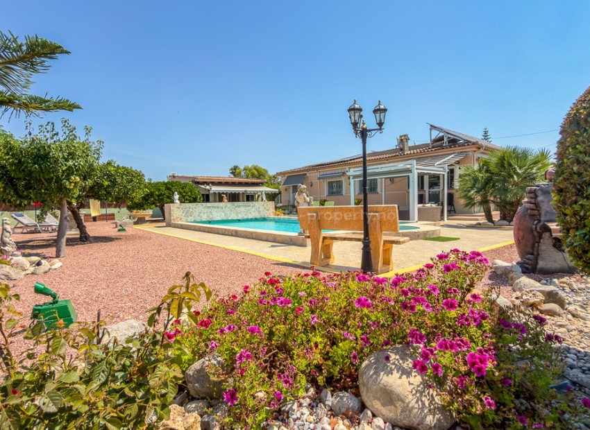 Villa in Catral Centro