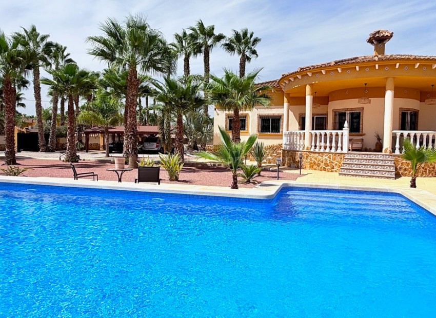 Villa in Catral Centro