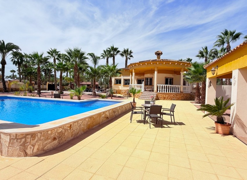 Villa in Catral Centro