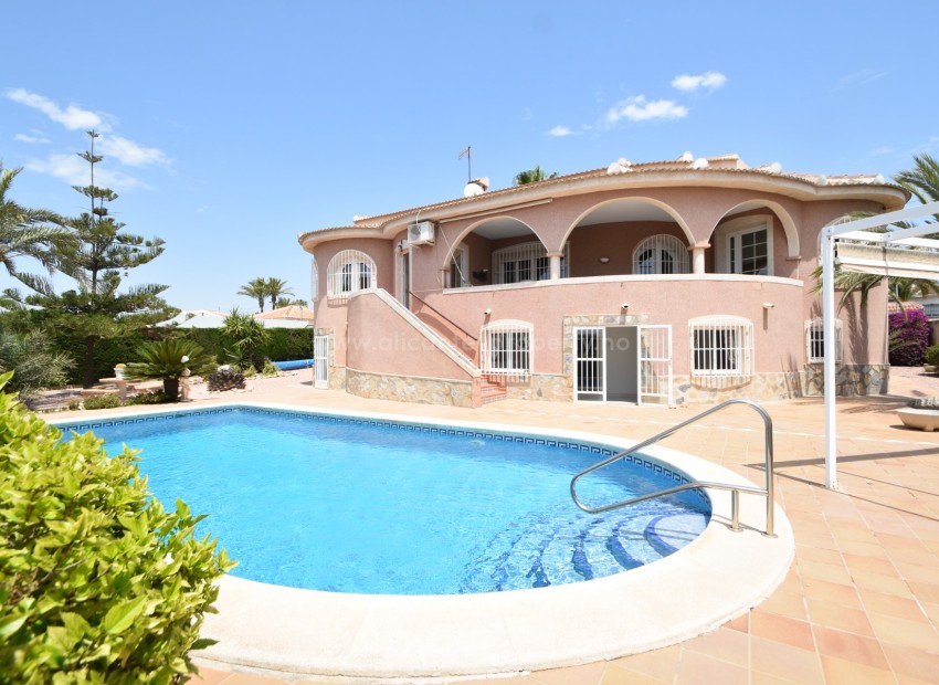 Villa in Center