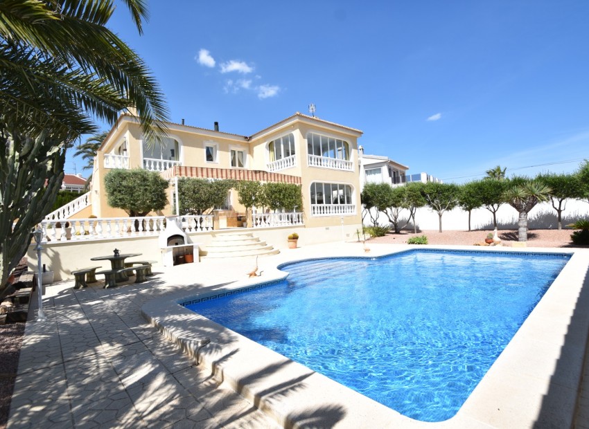 Villa in Center