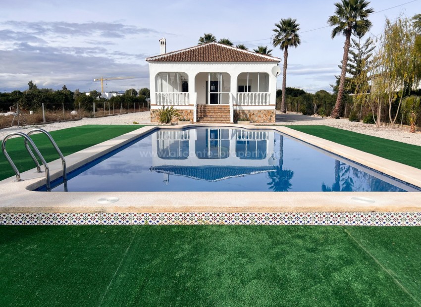 Villa in Dolores Centro