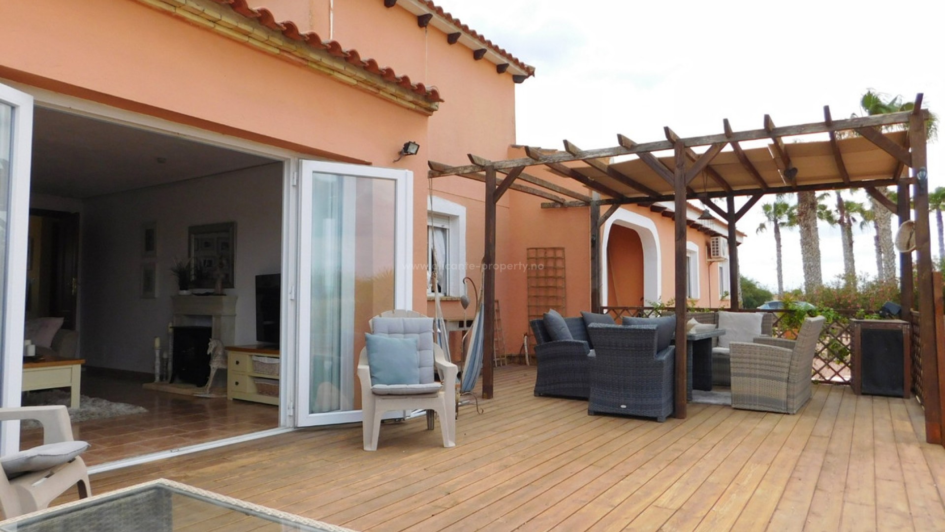 Villa in Dolores Centro