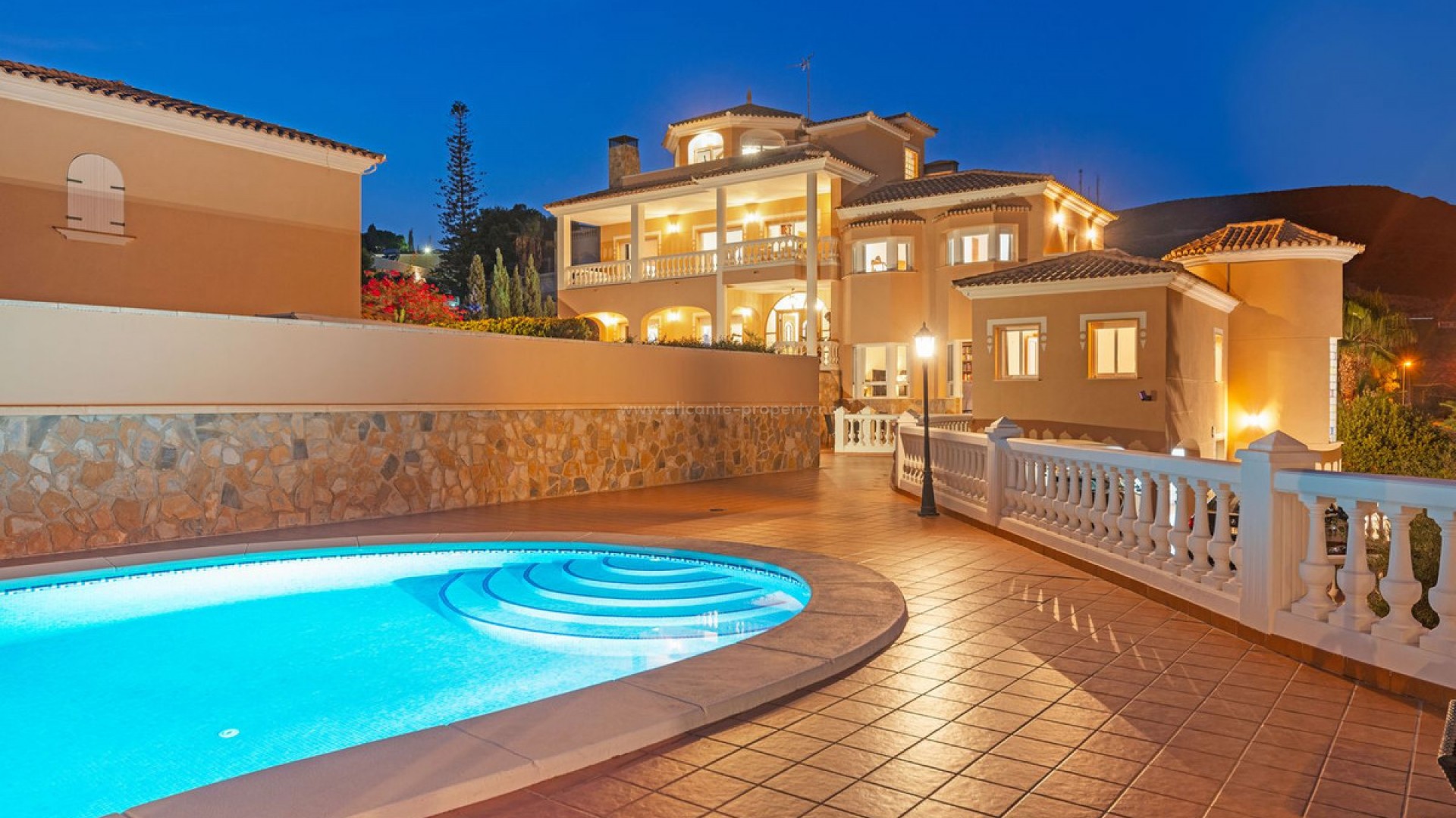 Villa in El Campello