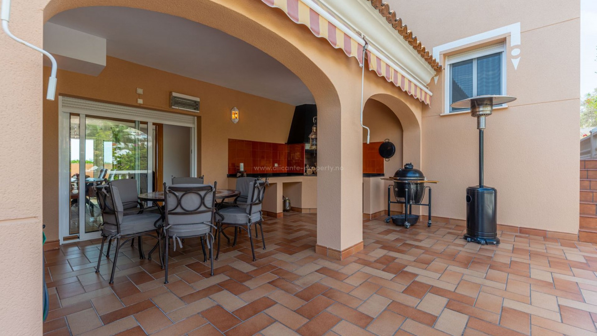 Villa in El Campello