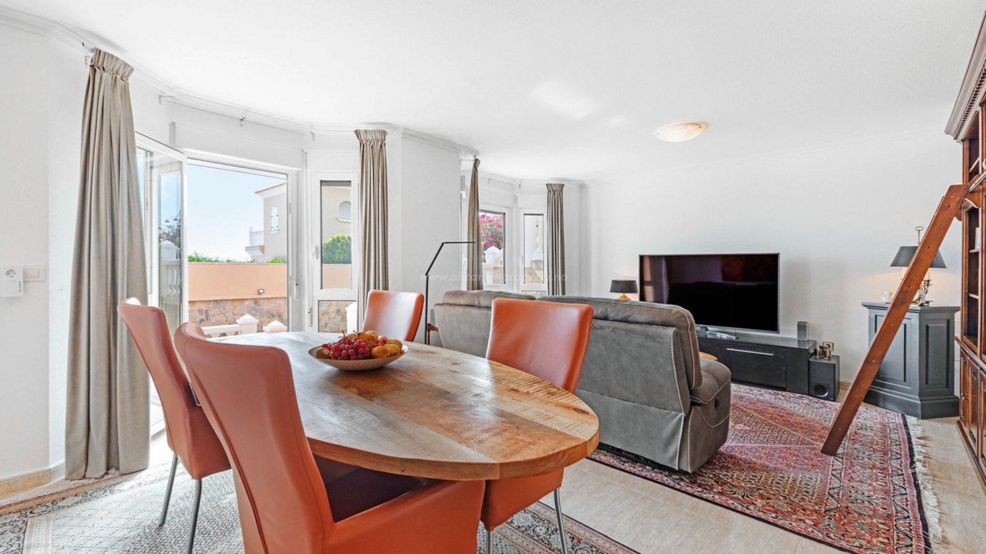 Villa in El Campello